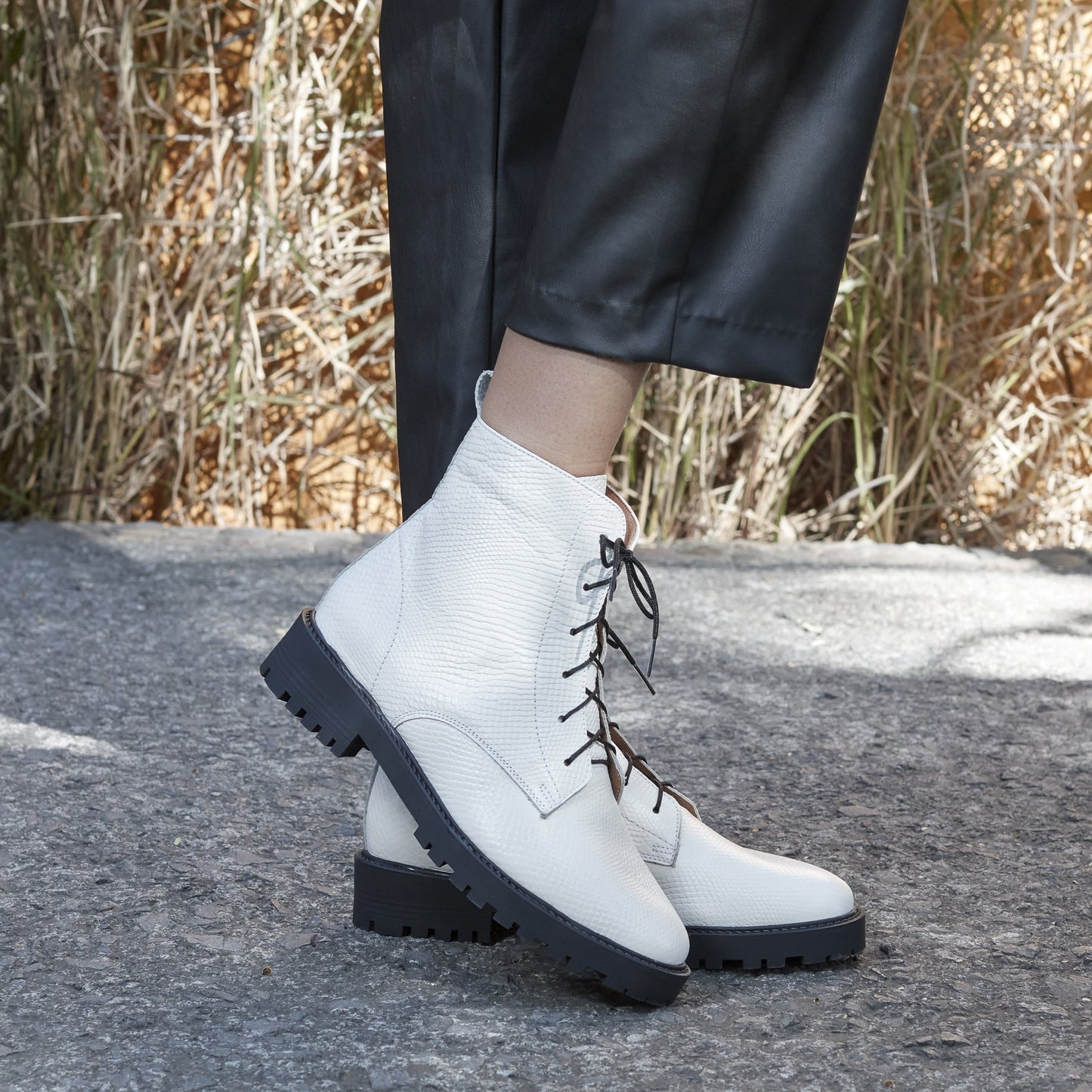 GLORIA VIPERA OFF-WHITE